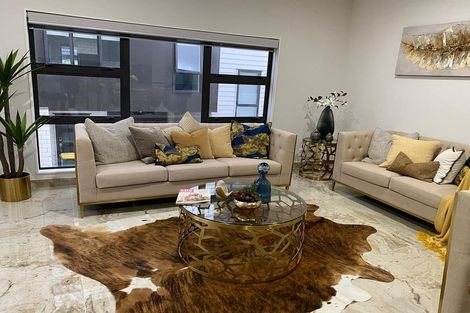 Photo of property in 4223c Great North Road, Glendene, Auckland, 0602