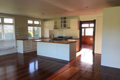 Photo of property in 5 Maungakiekie Avenue, Greenlane, Auckland, 1051