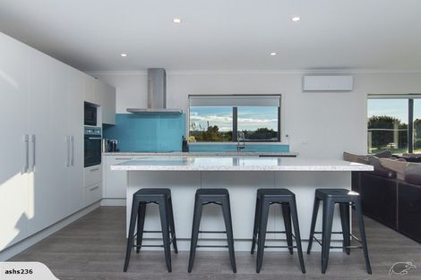 Photo of property in 4 Armstrong Way, Waiuku, 2123