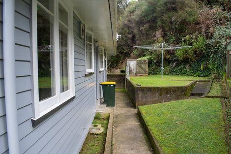 Photo of property in 29 Shackleton Grove, Stokes Valley, Lower Hutt, 5019