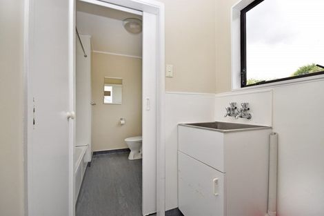 Photo of property in 2/87 Kayes Road, Pukekohe, 2120