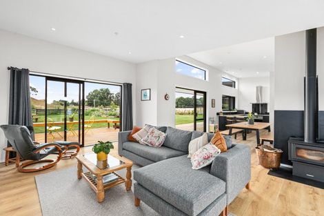 Photo of property in 34 Pourerere Road, Waipawa, 4271