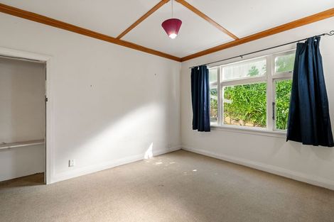 Photo of property in 9 Hungerford Road, Lyall Bay, Wellington, 6022