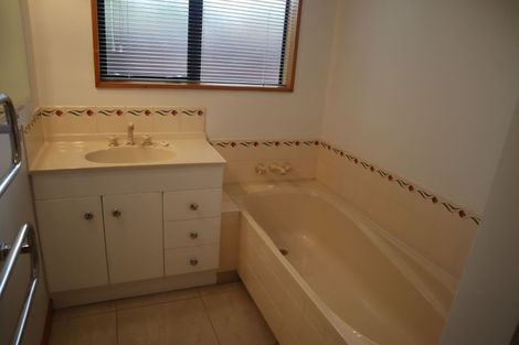 Photo of property in 11 Amdale Avenue, Broomfield, Christchurch, 8042