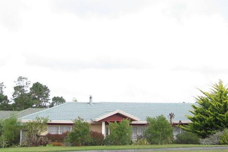 Photo of property in 2 San Bernadino Drive, Henderson, Auckland, 0612