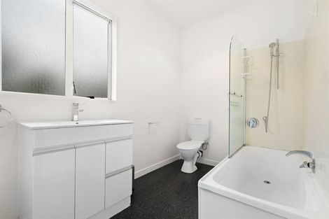 Photo of property in 2/85 Diana Drive, Glenfield, Auckland, 0627