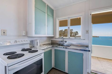Photo of property in 89 Tiri Road, Tindalls Beach, Whangaparaoa, 0930