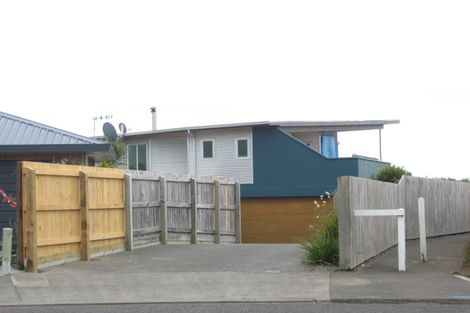 Photo of property in 22a The Outlook, Oakura, 4314