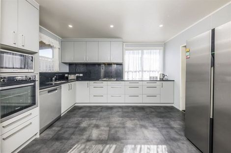 Photo of property in 125 Chichester Drive, Rosehill, Papakura, 2113