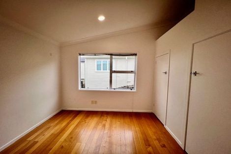 Photo of property in 24 Vipond Road, Stanmore Bay, Whangaparaoa, 0932