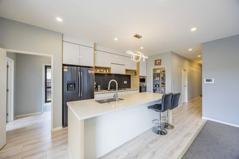 Photo of property in 91 Nobilo Road, Kumeu, 0810