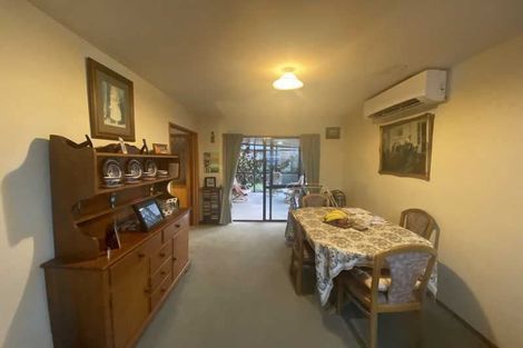 Photo of property in 2/5 Hibiscus Place, Redwood, Christchurch, 8051