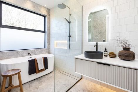 Photo of property in 160 Gardiners Road, Harewood, Christchurch, 8051