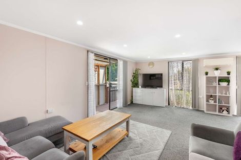 Photo of property in 1/8 Kirklow Place, Goodwood Heights, Auckland, 2105