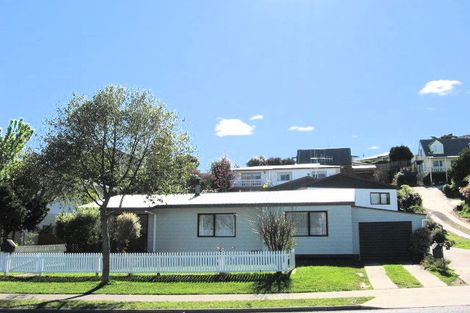Photo of property in 17 Osprey Drive, Welcome Bay, Tauranga, 3112