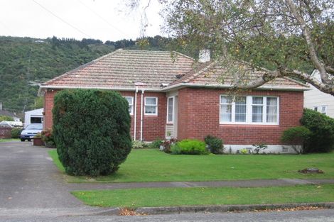 Photo of property in 17 Milne Crescent, Taita, Lower Hutt, 5011