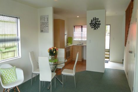 Photo of property in 1/44 Fields Parade, Oteha, Auckland, 0632