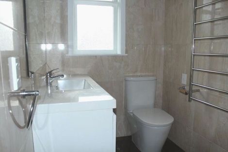 Photo of property in 71 Barrack Road, Mount Wellington, Auckland, 1060