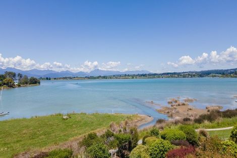 Photo of property in 8 Coutts Place, Mapua, 7005