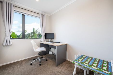 Photo of property in 5/66 Swanson Road, Henderson, Auckland, 0610