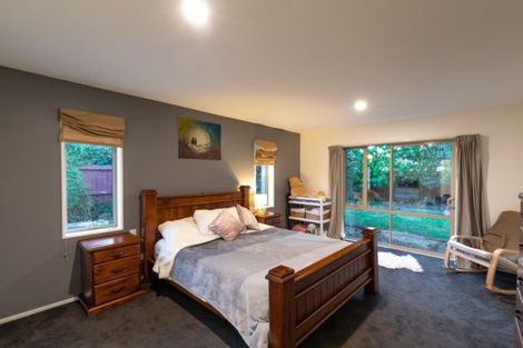 Photo of property in 16 Hemingway Place, Spencerville, Christchurch, 8083