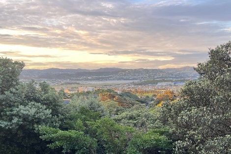 Photo of property in 2 Bowes Crescent, Strathmore Park, Wellington, 6022