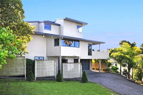 Photo of property in 182 Whangaparaoa Road, Red Beach, 0932