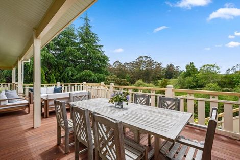 Photo of property in 3 Daphne Harden Lane, Paremoremo, Auckland, 0632