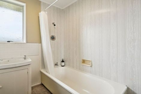 Photo of property in 23 Fisher Place, Carterton, 5713