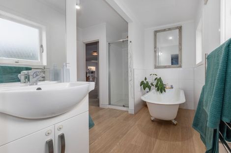 Photo of property in 53 Tiromoana Road, Raumati South, Paraparaumu, 5032