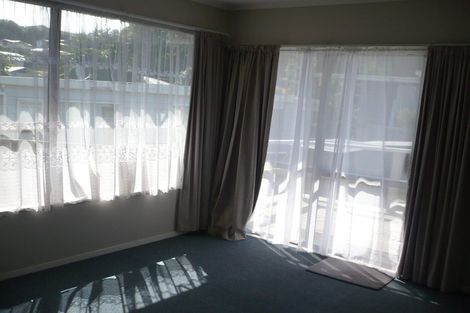 Photo of property in 201a Newlands Road, Newlands, Wellington, 6037