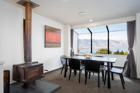 Photo of property in 17a Wynyard Crescent, Fernhill, Queenstown, 9300