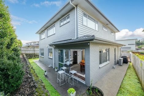 Photo of property in 12 Midhurst Avenue, Henderson, Auckland, 0612
