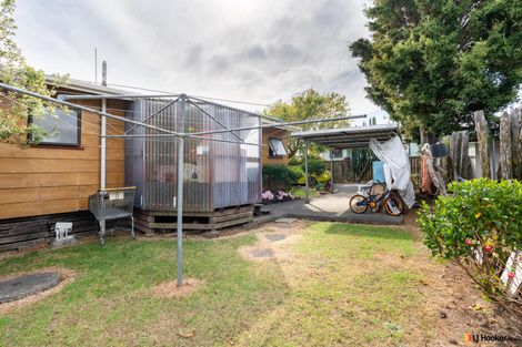 Photo of property in 2/12 De Bloge Place, Clendon Park, Auckland, 2103