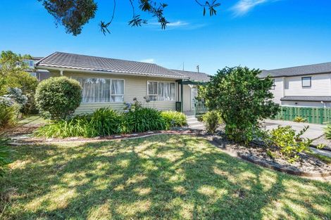 Photo of property in 10 Borrowdace Avenue, Botany Downs, Auckland, 2010