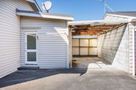Photo of property in 1/4 Oxford Street, Hokowhitu, Palmerston North, 4410