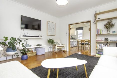 Photo of property in 293 Fitzherbert Avenue, West End, Palmerston North, 4410