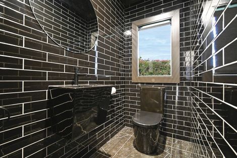 Photo of property in 127 Arataki Road, Havelock North, 4130