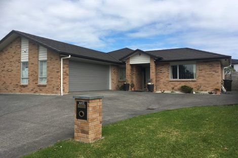 Photo of property in 240 Harbourside Drive, Karaka, Papakura, 2113