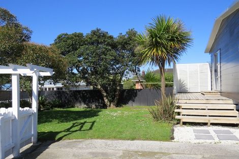 Photo of property in 1/55 Stottholm Road, Titirangi, Auckland, 0604