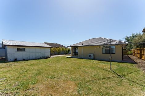 Photo of property in 4 Sandown Crescent, Aranui, Christchurch, 8061