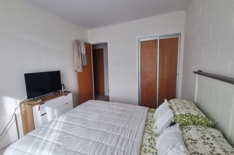 Photo of property in 2/12 Jillett Street, Titahi Bay, Porirua, 5022