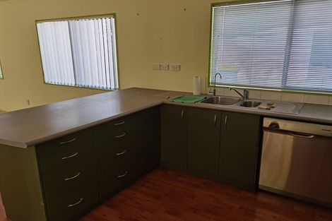 Photo of property in 2/13 Cheryl Place, Hillcrest, Auckland, 0627