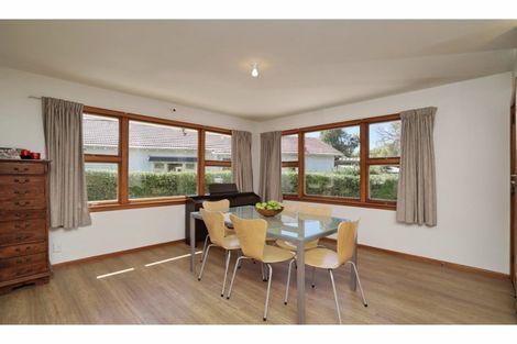 Photo of property in 80 Avonhead Road, Avonhead, Christchurch, 8042