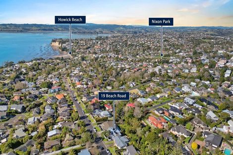 Photo of property in 19 Beach Road, Mellons Bay, Auckland, 2014