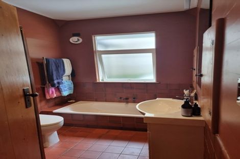 Photo of property in 18a Taungata Road, York Bay, Lower Hutt, 5013