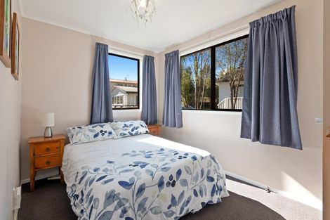 Photo of property in 5 Glucina Place, Glen Eden, Auckland, 0602