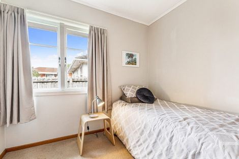 Photo of property in 16 Ward Crescent, Te Atatu Peninsula, Auckland, 0610