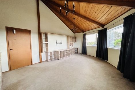 Photo of property in 25 St Simon Place, Botany Downs, Auckland, 2010