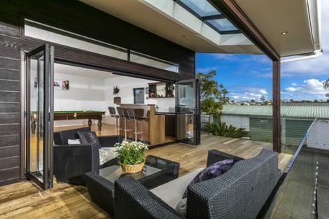 Photo of property in 151 Arran Road, Browns Bay, Auckland, 0630